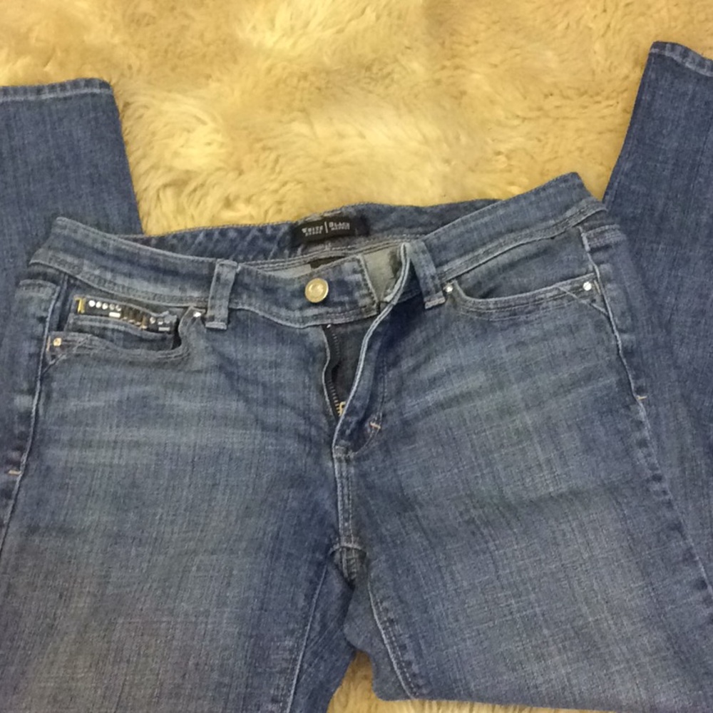 White House black market blanc crop leg jeans